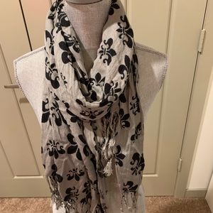 Fleur de leis scarf
